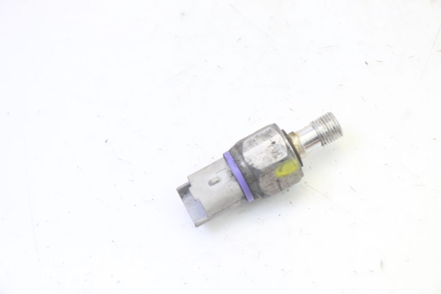 photo de BRAKE OIL PRESSURE SENSOR PIAGGIO MP3 500 (2011 - 2015) - Zoom on usage condition