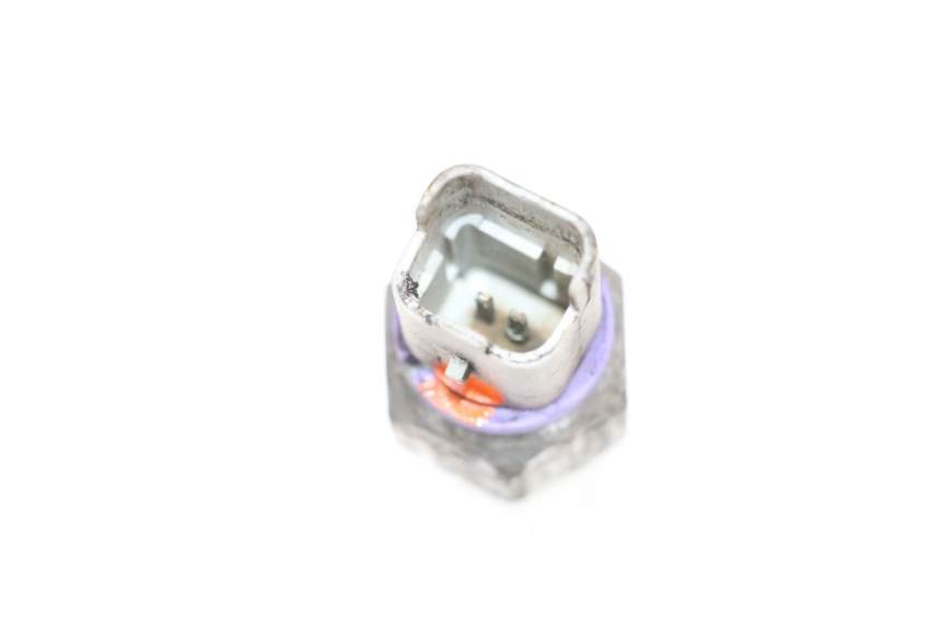 photo de OIL BRAKE PRESSURE SENSOR PIAGGIO MP3 RL 250 (2006 - 2010) - Zoom on usage condition