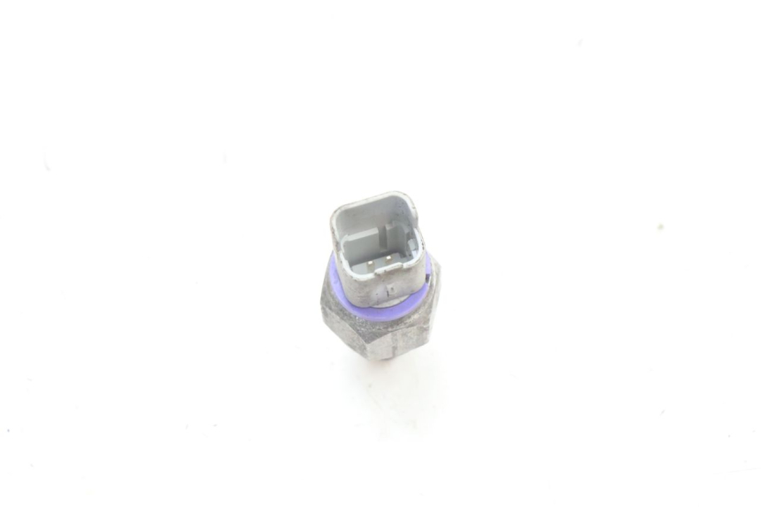 photo de BRAKE OIL PRESSURE SENSOR PIAGGIO MP3 500 (2016 - 2018) - Alternative perspective