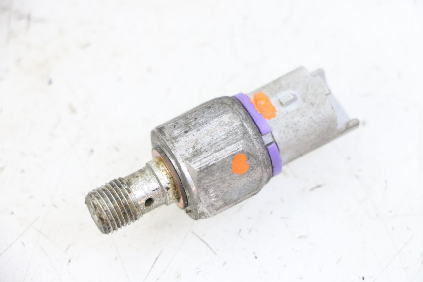 photo de OIL BRAKE PRESSURE SENSOR PIAGGIO MP3 125 (2006 - 2014) - Zoom on usage condition