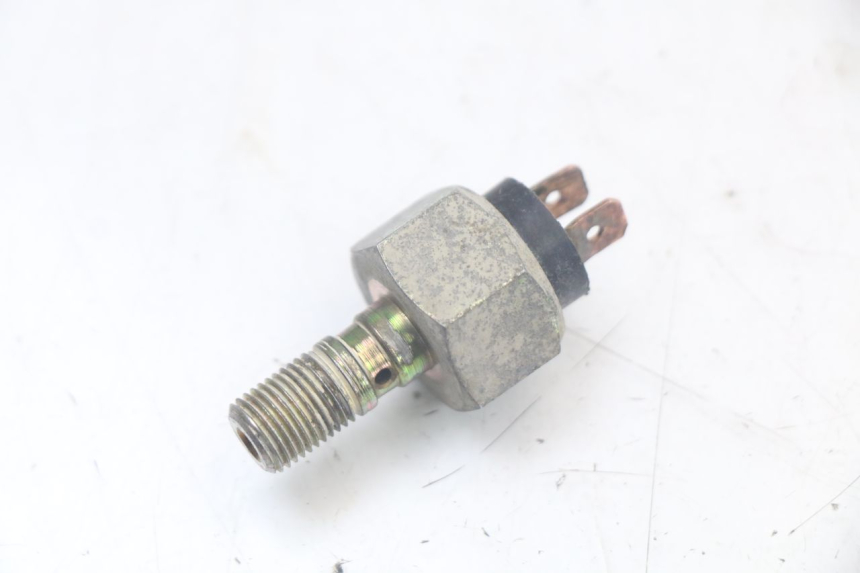 photo de OIL BRAKE PRESSURE SENSOR PEUGEOT XP6 50 (1997 - 2003) - Zoom on usage condition