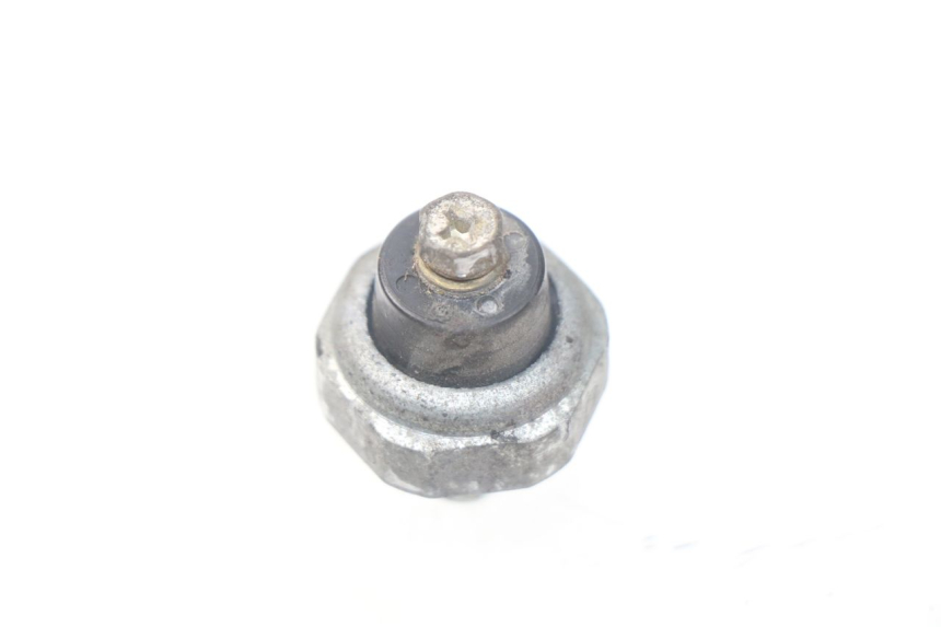 photo de OIL PRESSURE SENSOR SUZUKI GSX-R GSXR 600 (2001 - 2003) - Zoom on usage condition