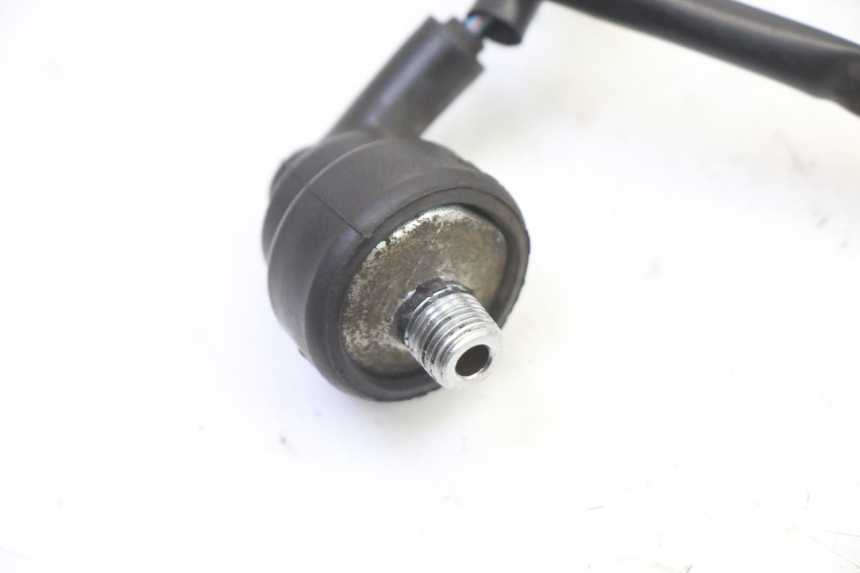 photo de OIL PRESSURE SENSOR HONDA NTV DEAUVILLE 650 (2001 - 2006) - Component detail