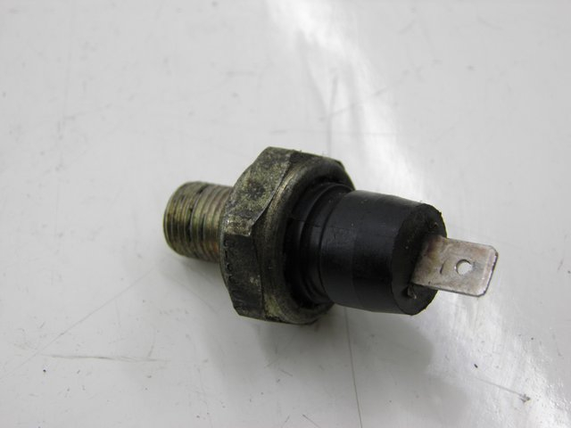 photo de OIL PRESSURE SENSOR PIAGGIO XEVO - X EVO 125 (2010 - 2015) - Component detail