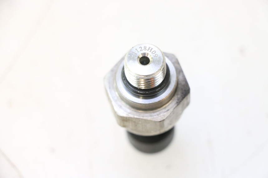 photo de OIL PRESSURE SENSOR HARLEY DAVIDSON ROAD GLIDE FLTRXSE 1920 (2018 - 2022) - Technical close-up