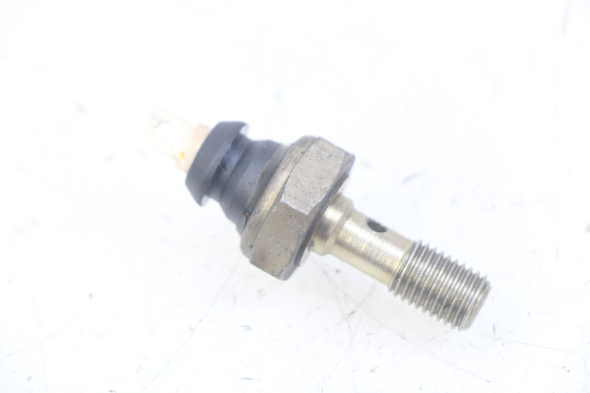 photo de OIL PRESSURE SENSOR TRIUMPH SPRINT ST 955 (1999 - 2001) - Zoom on usage condition