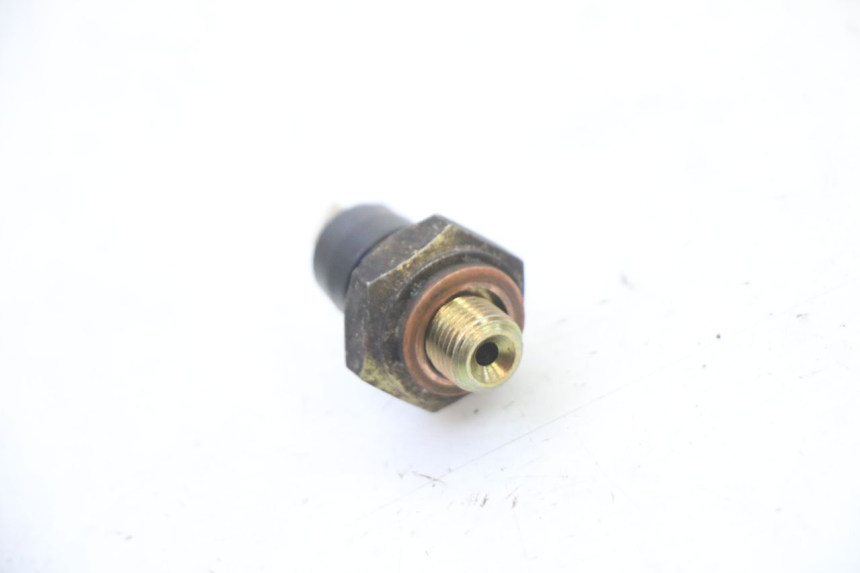 photo de OIL PRESSURE SENSOR PIAGGIO SUPER LX 125 (2000 - 2003) - Zoom on usage condition