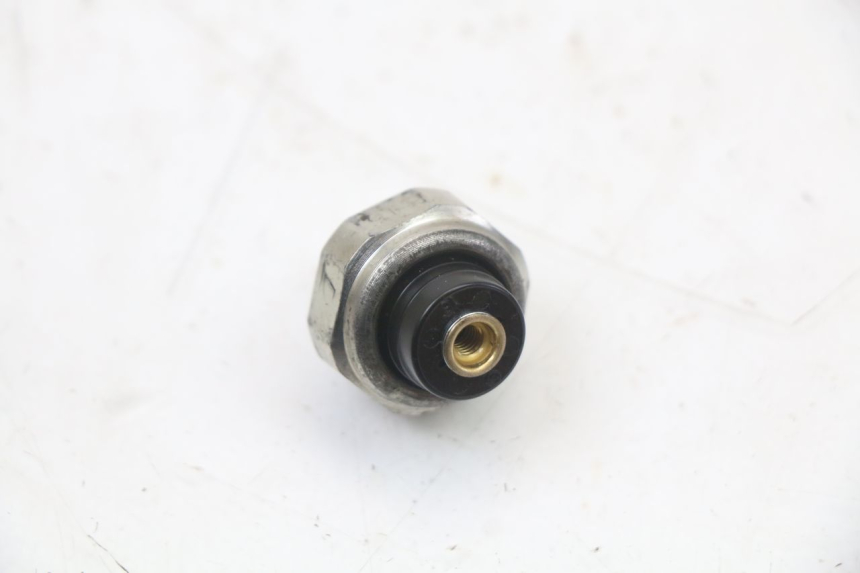 photo de OIL PRESSURE SENSOR SUZUKI GSX F GSXF 650 (2007 - 2015) - Zoom on usage condition