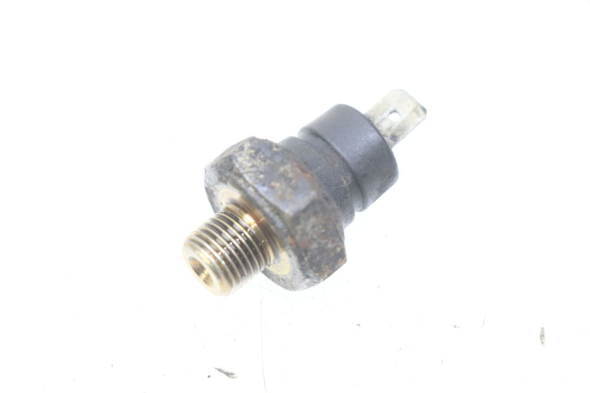 photo de OIL PRESSURE SENSOR PIAGGIO VESPA LX 125 (2005 - 2010) - Zoom on usage condition