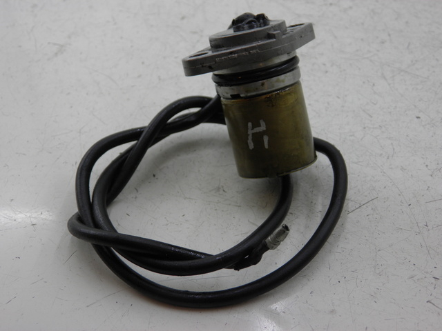 photo de OIL PRESSURE SENSOR YAMAHA FJR 1300 (2004 - 2005) - Fixing points details