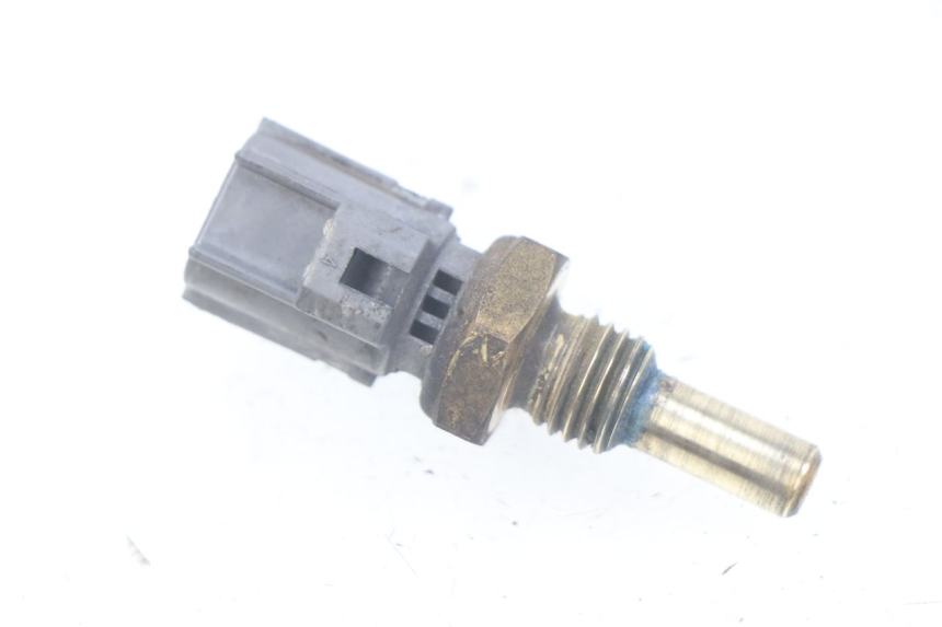 photo de WATER TEMPERATURE SENSOR SUZUKI BURGMAN 125 (2007 - 2014) - Zoom on usage condition