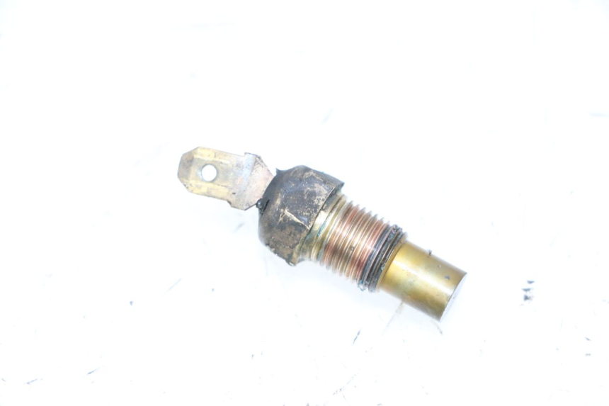 photo de WATER TEMPERATURE SENSOR SUZUKI BURGMAN 125 (2007 - 2014) - Zoom on usage condition