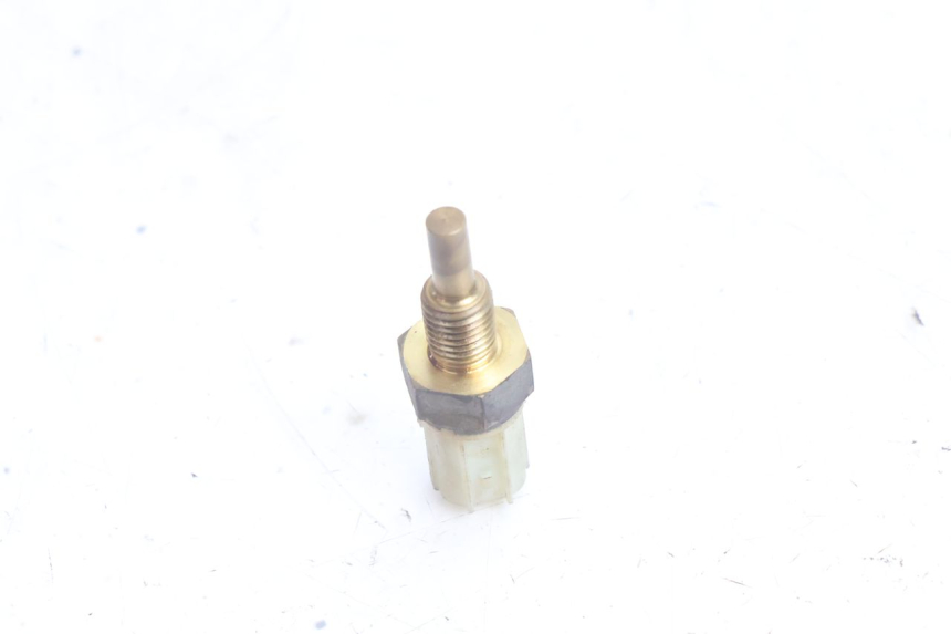 photo de WATER TEMPERATURE SENSOR YAMAHA BW'S BWS 125 (2010 - 2013) - Zoom on usage condition