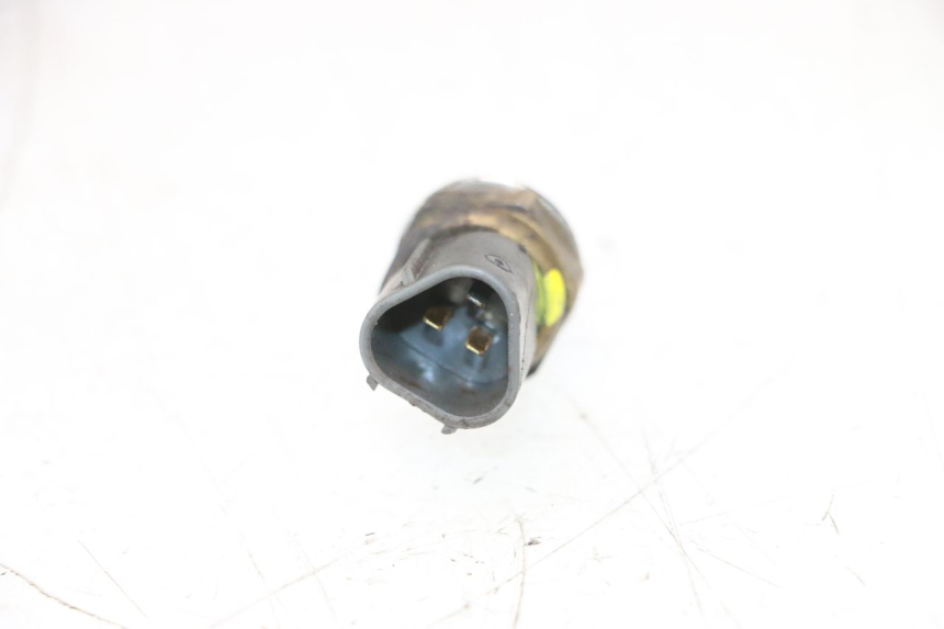 photo de WATER TEMPERATURE SENSOR HONDA FES PANTHEON 125 (2003 - 2007) - Zoom on usage condition