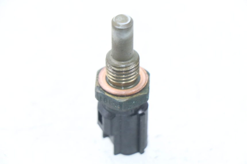 photo de WATER TEMPERATURE SENSOR YAMAHA FJR ABS 1300 (2006 - 2012) - Zoom on usage condition