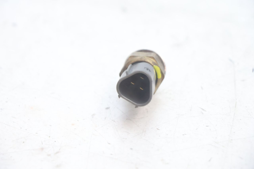 photo de WATER TEMPERATURE SENSOR HONDA FJS SILVER WING SILVERWING 400 (2005 - 2008) - Zoom on usage condition