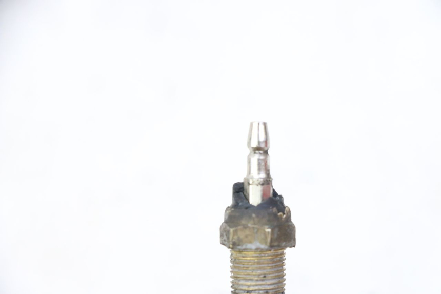 photo de WATER TEMPERATURE SENSOR KYMCO GRAND DINK 125 (2008 - 2014) - Zoom on usage condition