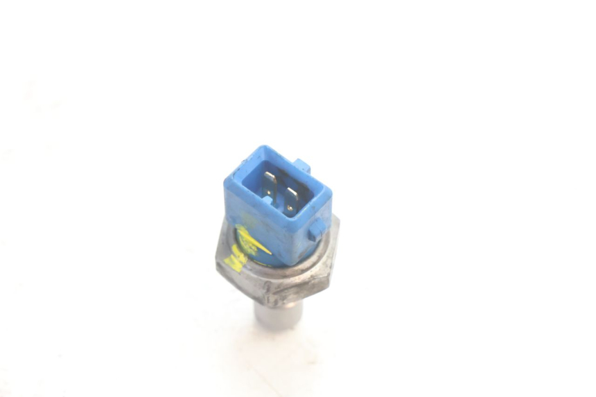 photo de WATER TEMPERATURE SENSOR PIAGGIO LIBERTY IGET 4T 50 (2021 - 2025) - Zoom on usage condition