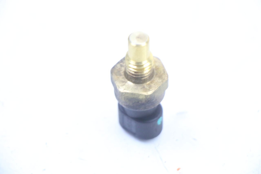 photo de WATER TEMPERATURE SENSOR LONGJIA SHARPY 125 (2020 - 2024) - Zoom on usage condition
