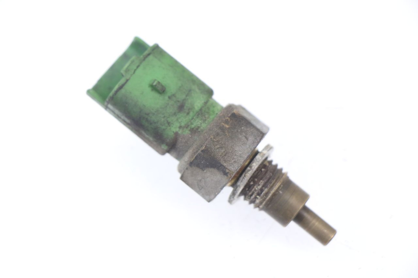 photo de WATER TEMPERATURE SENSOR PIAGGIO MP3 LT 400 (2007 - 2012) - Zoom on usage condition