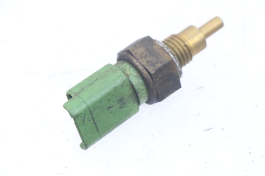 photo de WATER TEMPERATURE SENSOR PIAGGIO MP3 LT 400 (2007 - 2012) - Zoom on usage condition
