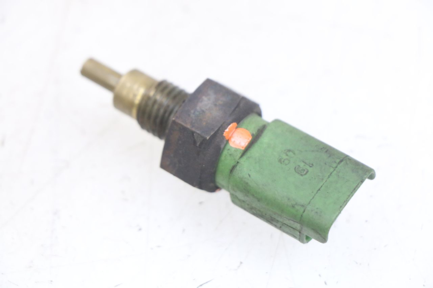 photo de WATER TEMPERATURE SENSOR PIAGGIO MP3 LT 400 (2007 - 2012) - Zoom on usage condition