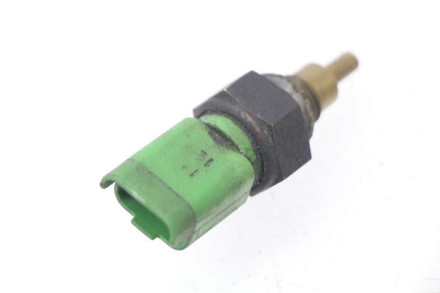 photo de WATER TEMPERATURE SENSOR PIAGGIO MP3 500 (2011 - 2015) - Zoom on usage condition