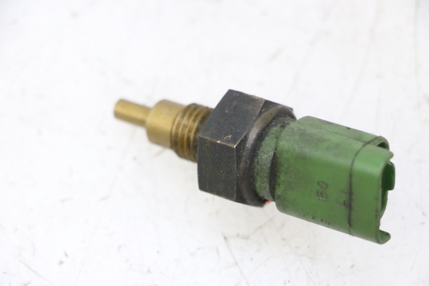 photo de WATER TEMPERATURE SENSOR PIAGGIO MP3 RL 250 (2006 - 2010) - Alternative perspective