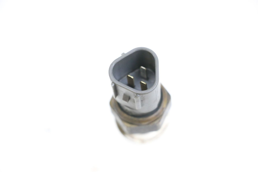 photo de WATER TEMPERATURE SENSOR HONDA NHX LEAD 110 (2008 - 2010) - Zoom on usage condition