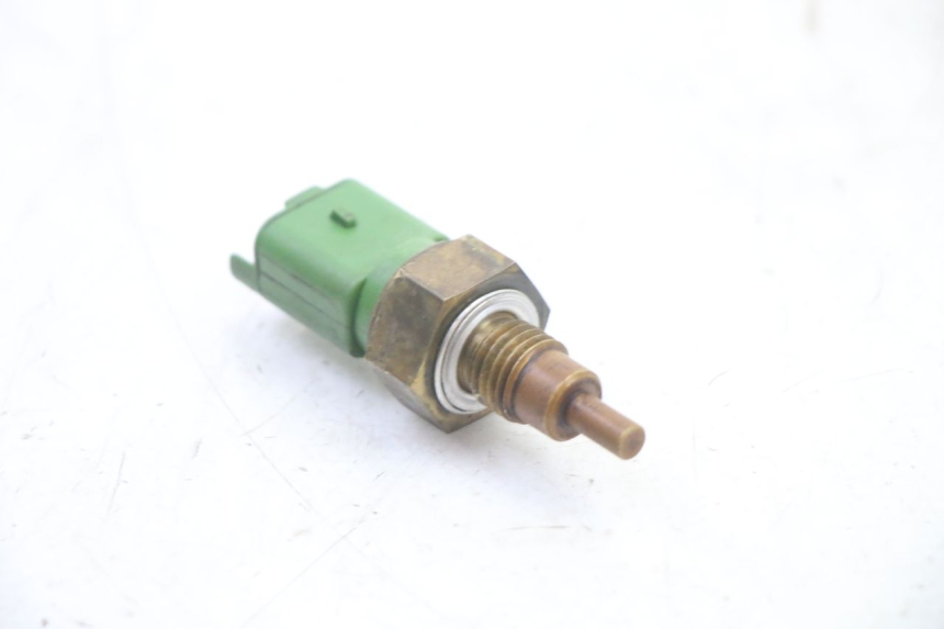 photo de WATER TEMPERATURE SENSOR PIAGGIO NRG POWER PUREJET 50 (2018 - 2021) - Technical close-up