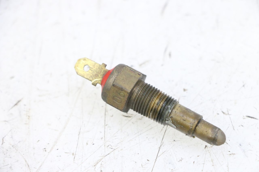 photo de WATER TEMPERATURE SENSOR HONDA NTV DEAUVILLE 650 (2001 - 2006) - Zoom on usage condition