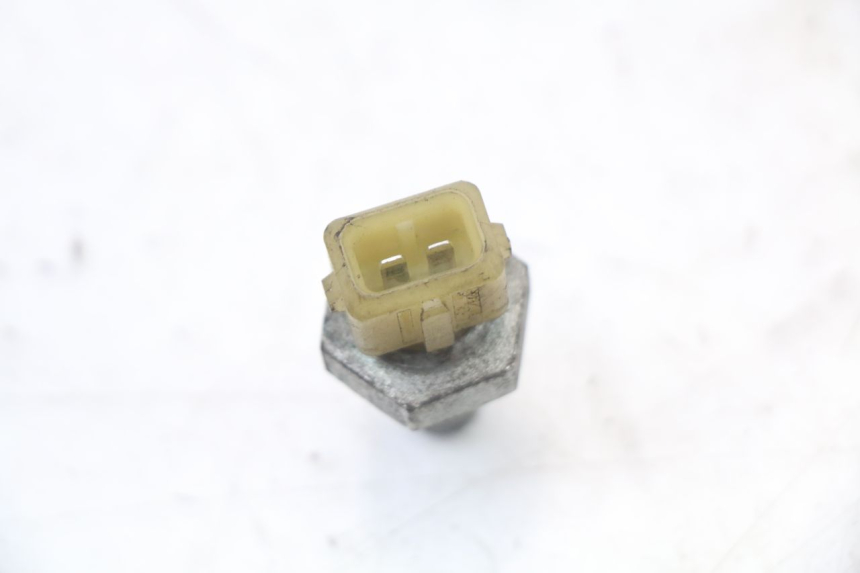 photo de WATER TEMPERATURE SENSOR PEUGEOT BELVILLE 125 (2017 - 2021) - Zoom on usage condition