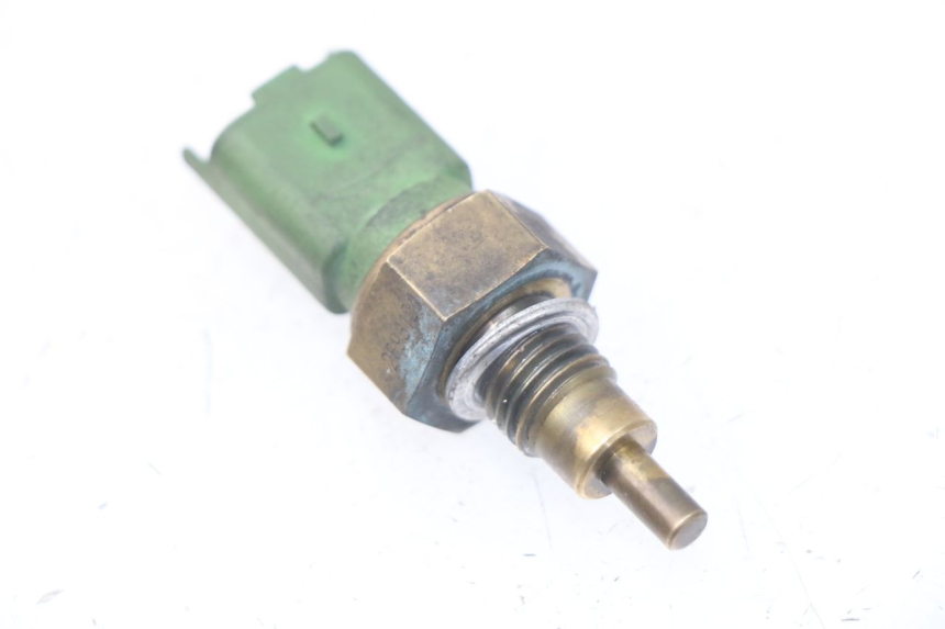photo de WATER TEMPERATURE SENSOR PEUGEOT SATELIS 500 (2007 - 2013) - Zoom on usage condition