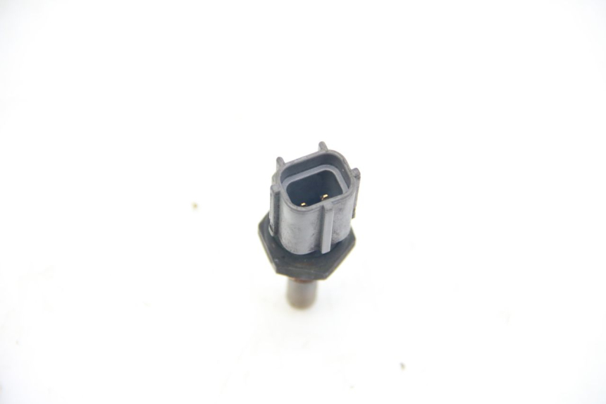 photo de WATER TEMPERATURE SENSOR SUZUKI SIXTEEN 125 (2008 - 2010) - Zoom on usage condition