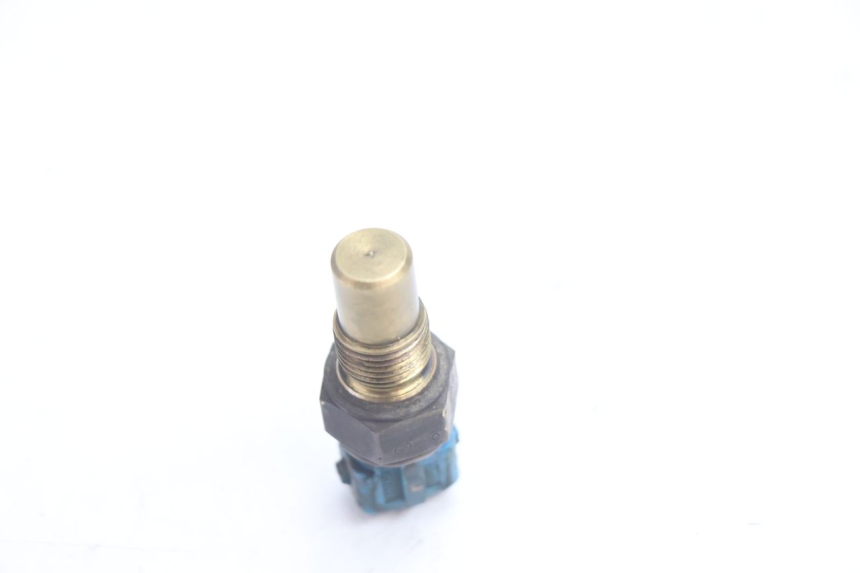 photo de WATER TEMPERATURE SENSOR PEUGEOT SPEEDFIGHT LC 50 (1996 - 2002) - Alternative perspective
