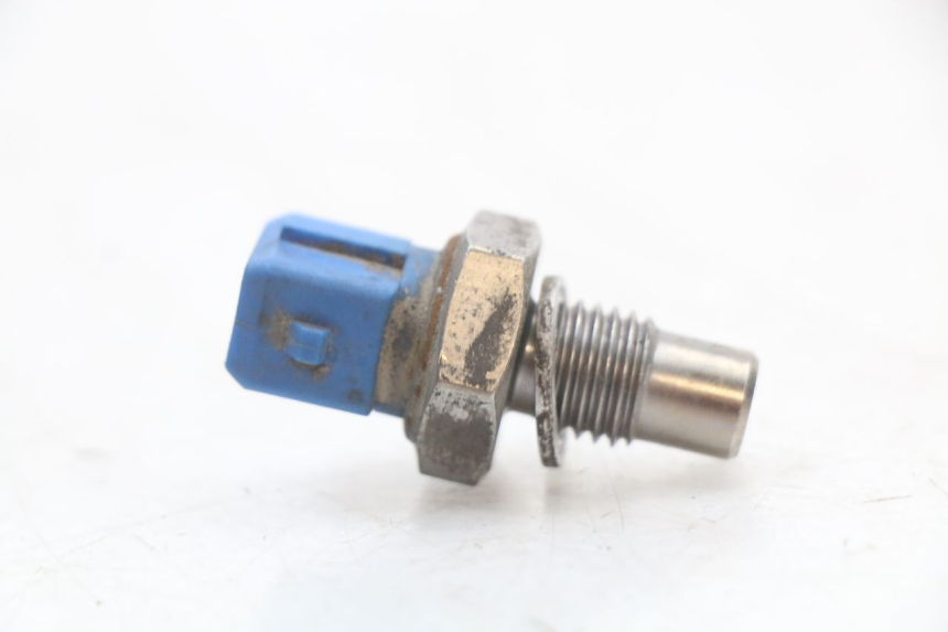 photo de WATER TEMPERATURE SENSOR APRILIA SR 2T 50 (2018 - 2022) - Zoom on usage condition