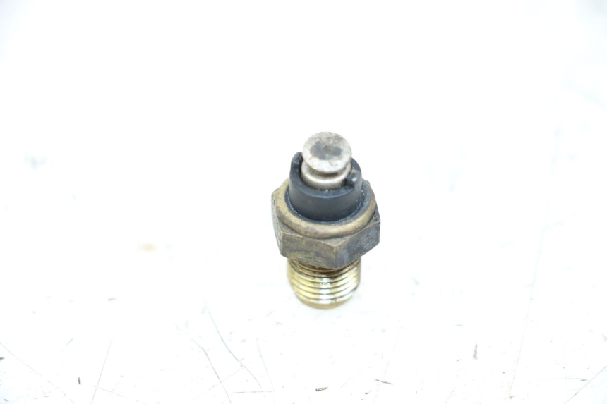 photo de WATER TEMPERATURE SENSOR CAGIVA SUPER CITY 125 (1992 - 1997) - Zoom on usage condition