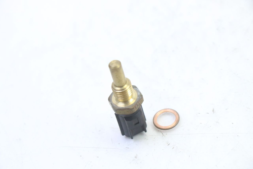photo de WATER TEMPERATURE SENSOR SUZUKI SV S 650 (2003 - 2009) - Technical close-up