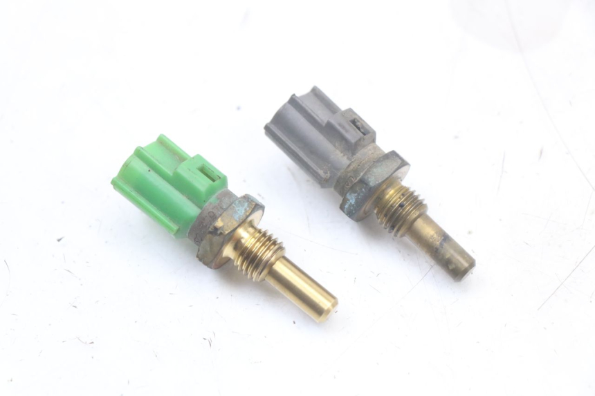 photo de WATER TEMPERATURE SENSOR YAMAHA TDM ABS 900 (2002 - 2014) - Component detail