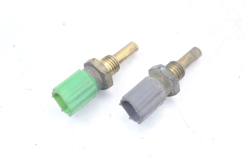 photo de WATER TEMPERATURE SENSOR YAMAHA TDM ABS 900 (2002 - 2014) - Zoom on usage condition