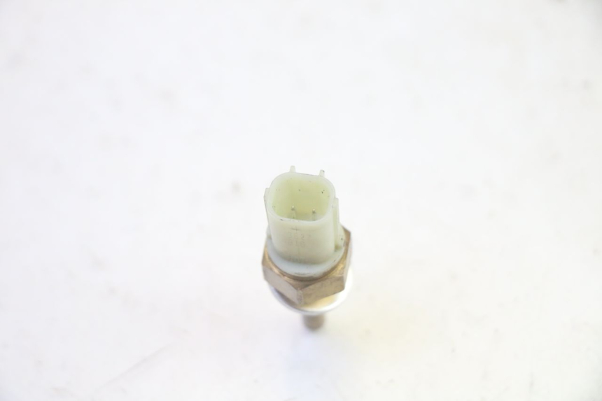 photo de WATER TEMPERATURE SENSOR YAMAHA TRICITY 300 (2020 - 2024) - Alternative perspective