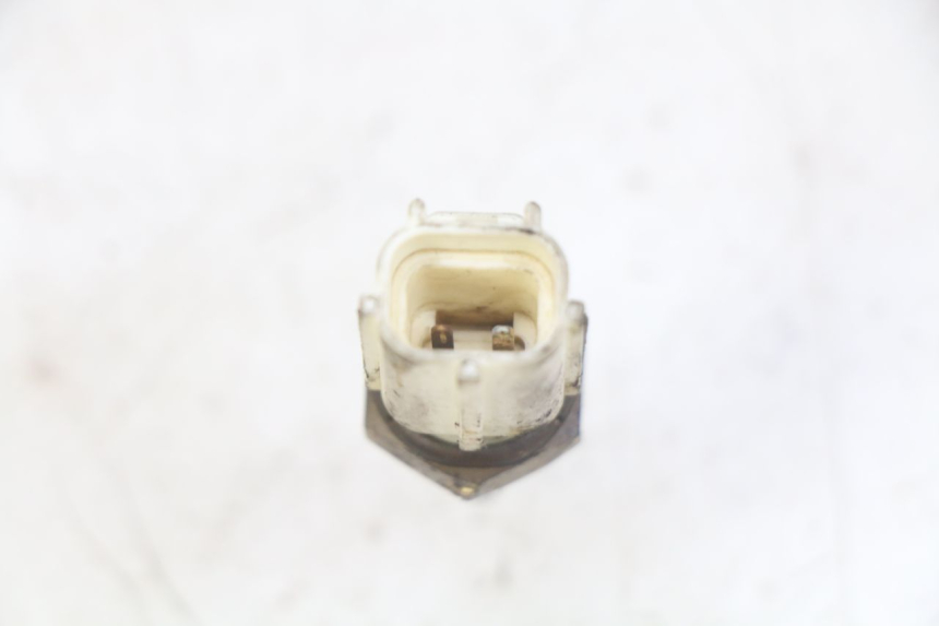 photo de WATER TEMPERATURE SENSOR YAMAHA XMAX X-MAX 125 (2006 - 2009) - Component detail