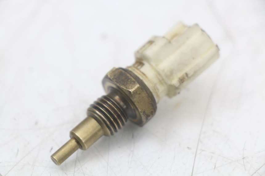 photo de WATER TEMPERATURE SENSOR YAMAHA XMAX X-MAX 125 (2006 - 2009) - Zoom on usage condition