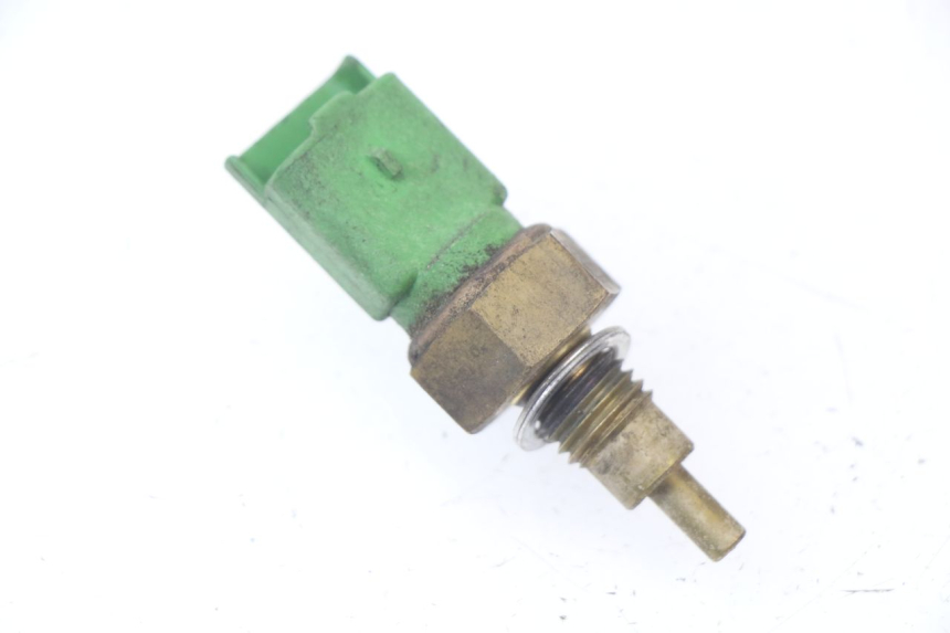 photo de WATER TEMPERATURE SENSOR PIAGGIO XEVO X-EVO 250 (2007 - 2012) - Zoom on usage condition