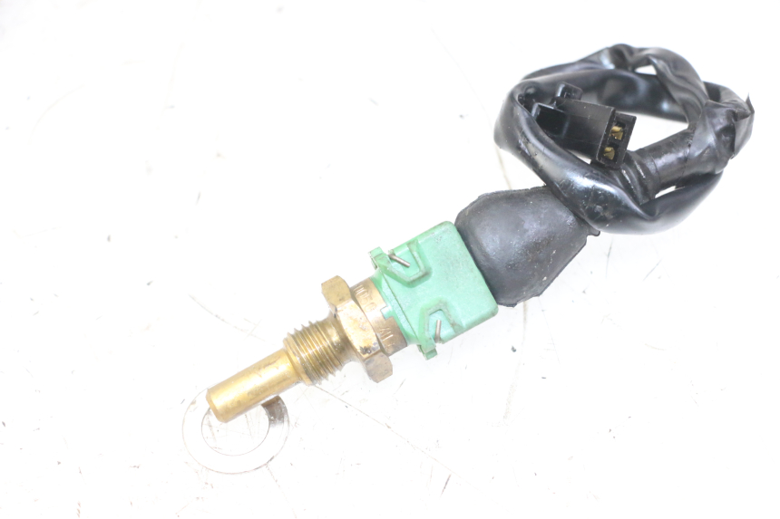 photo de WATER TEMPERATURE SENSOR HONDA XLV VARADERO 125 (2000 - 2006) - Zoom on usage condition