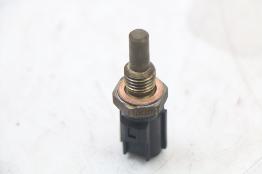 photo de WATER TEMPERATURE SENSOR YAMAHA FJR ABS 1300 (2006 - 2012) - Component detail