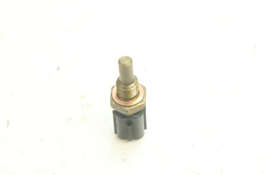 photo de WATER TEMPERATURE SENSOR YAMAHA YZF R6 600 (2008 - 2009) - Alternative perspective