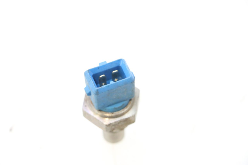 photo de WATER TEMPERATURE SENSOR PIAGGIO ZIP 4T 50 (2018 - 2020) - Zoom on usage condition