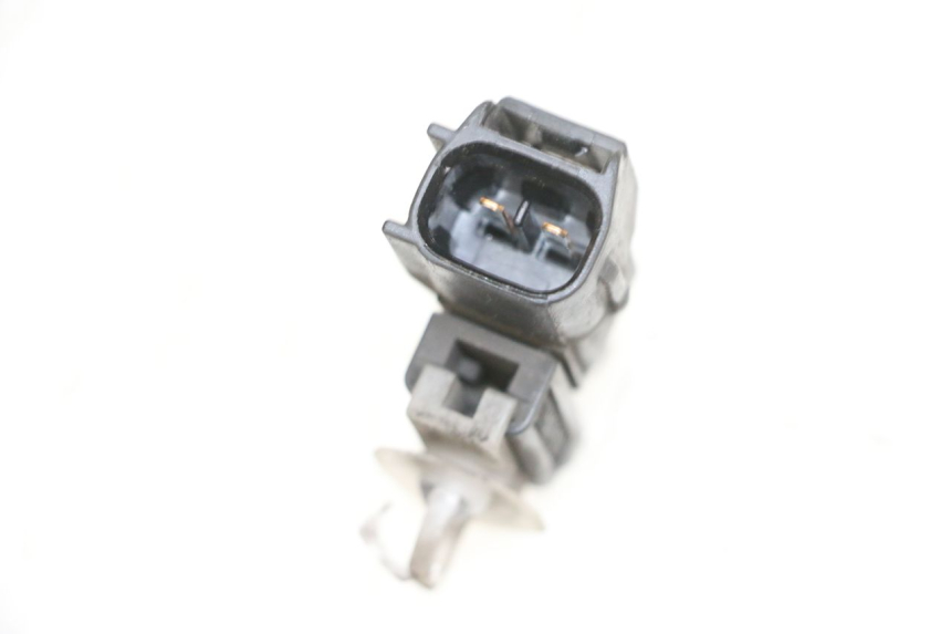 photo de OUTDOOR TEMPERATURE SENSOR SUZUKI BURGMAN 650 (2013 - 2020) - Alternative perspective