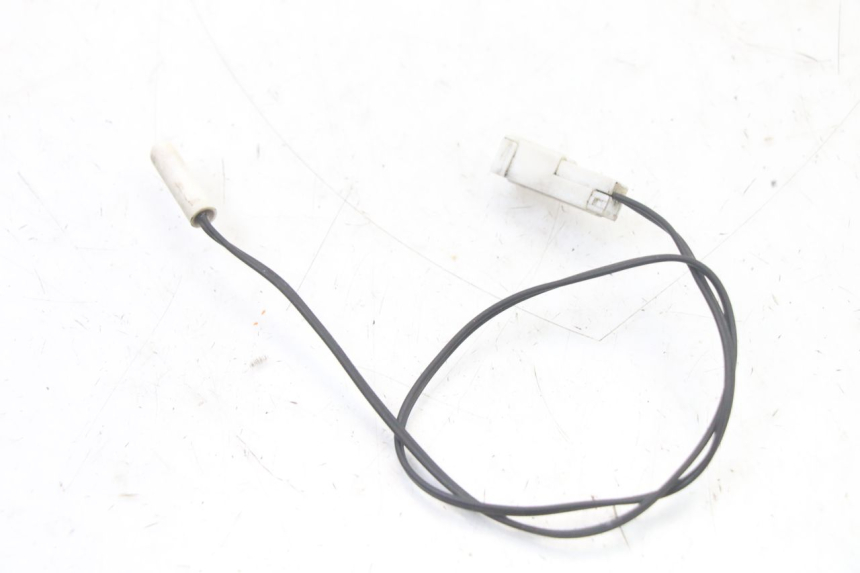 photo de OUTDOOR TEMPERATURE SENSOR PEUGEOT SATELIS COMPRESSOR K15 125 (2006 - 2009) - Component detail